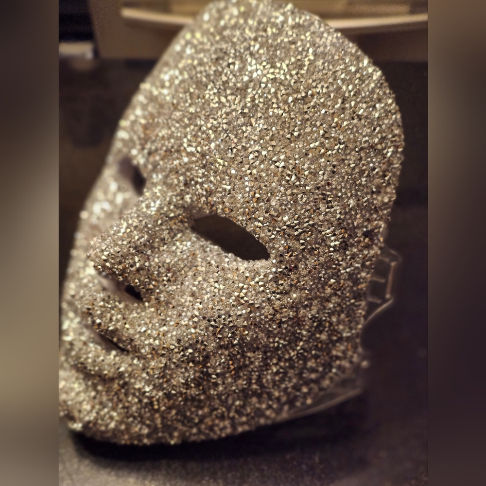 Crystalled LED Light Skincare Mask